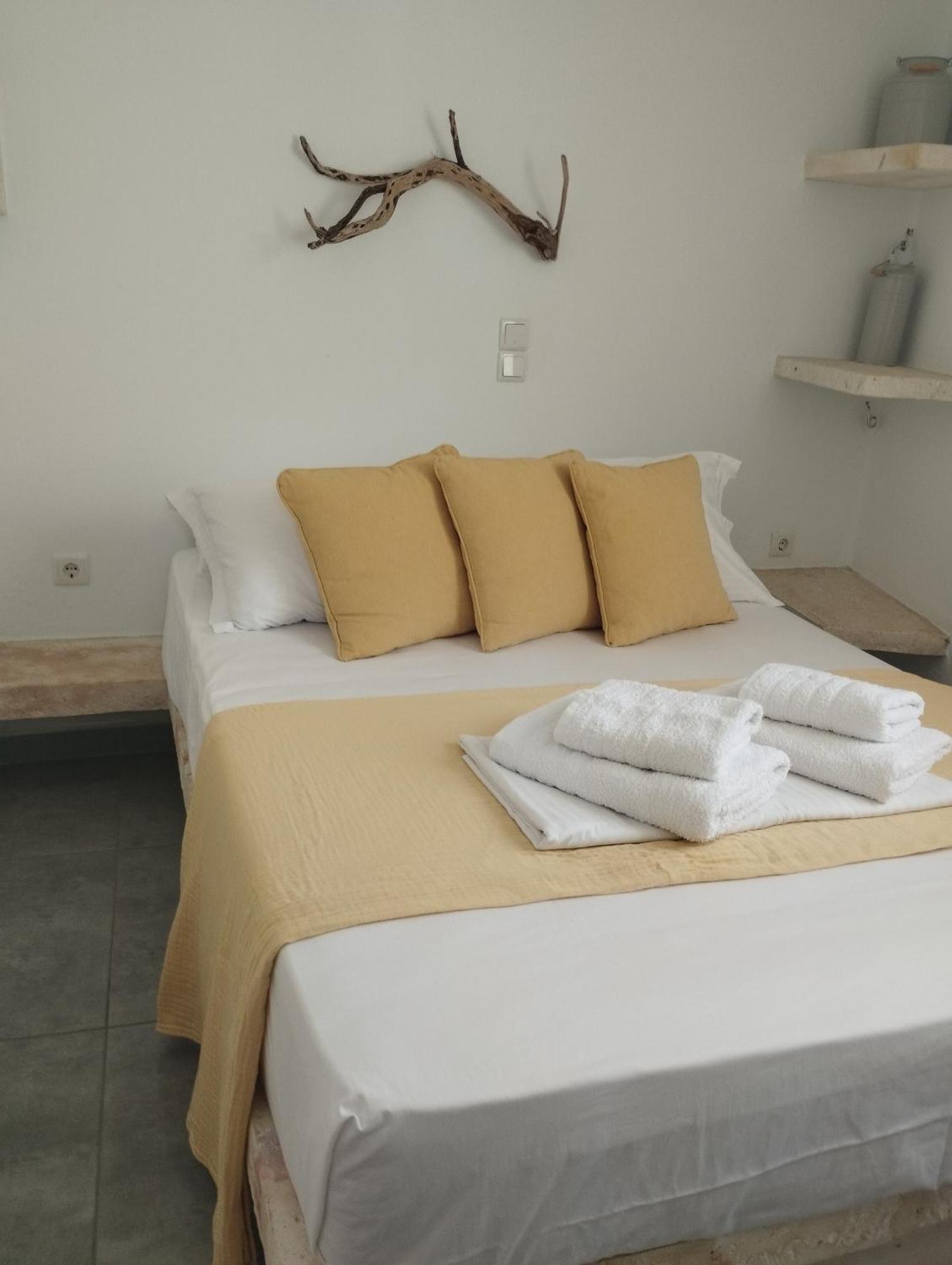 Agios Nikolaos Beach House กิโมลอส ภายนอก รูปภาพ