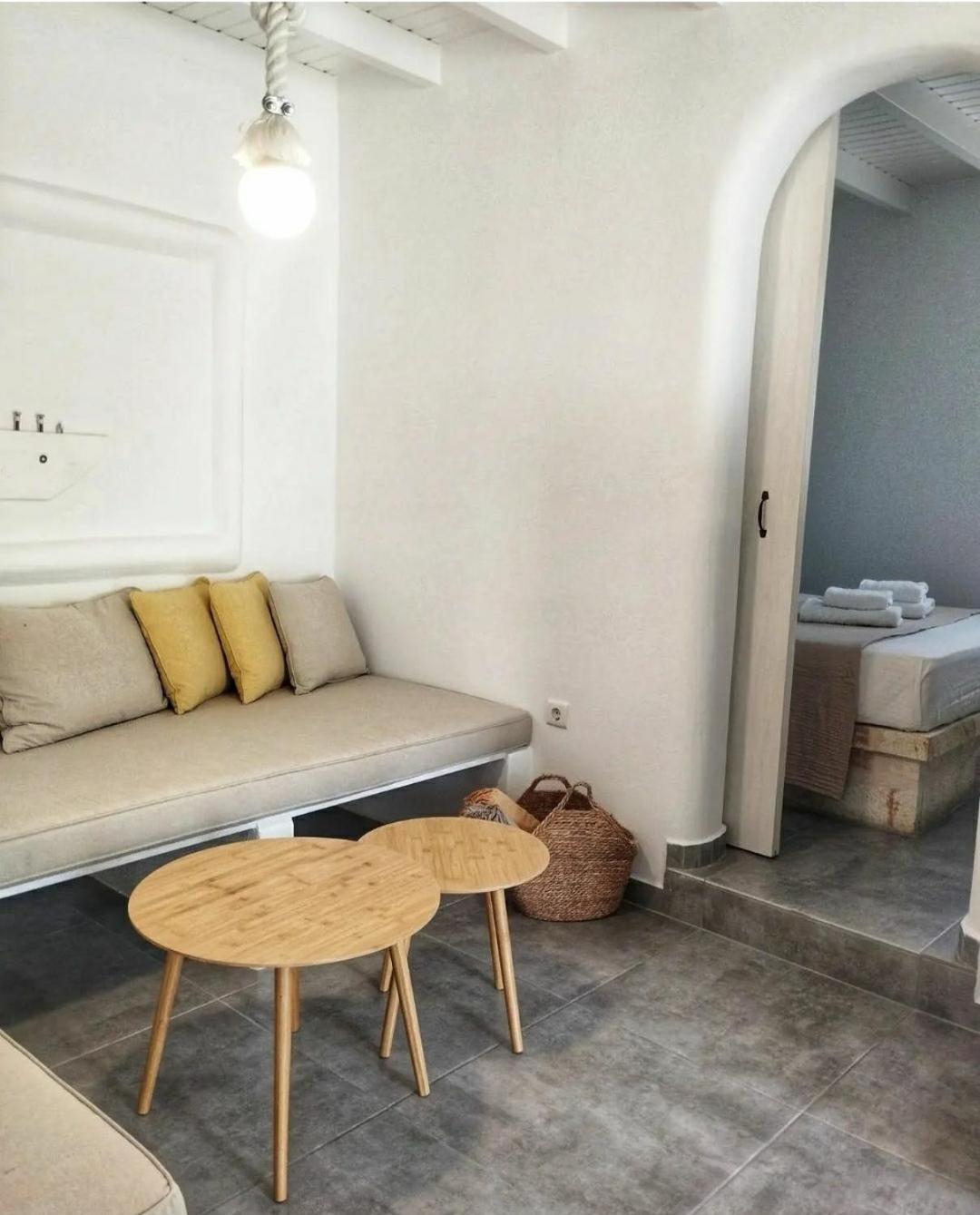 Agios Nikolaos Beach House กิโมลอส ภายนอก รูปภาพ